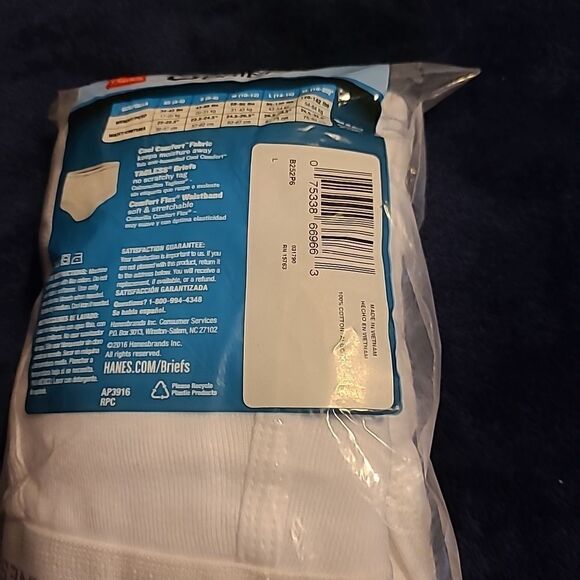 6 Pair of Hanes Tagless Briefs - Picture 2 of 4